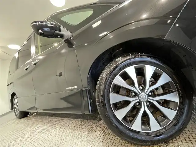 日産 セレナ ハイウェイスターVセレクションⅡ 愛知県 2018(平30)年 5.3万km ダイヤモンドブラック S-HYBRID/FF/エクストロニックCVT（インパネ）/純正 9型ナビ MM518D-L/（iPod/SD/FM/AM/TV/USB/Bluetooth/CD/DVD/Blu-ray/MUSIC STOCKER/HDMI/VTR/AUX）/11インチ 純正 後席フリップダウンモニター/インテリジェント アラウンドビューモニター（移動物検知機能付）/両側オートスライドドア/ドライブレコーダー 前後/ビルトイン ETC2.0/安全装備/・エマージェンシーブレーキ/〇セーフティパックA　/　・踏み間違い衝突防止アシスト　/　・標識検知機能（進入禁止、最高速度、一時停止）　/　・インテリジェントDA（ふらつき警報）　/　・フロント & バックソナー　/　・ヒーター付ドアミラー　/　・ステアリングスイッチ　/・LDW（車線逸脱警報）/・パーキングアシスト/・先行車発進お知らせ/装備/・クルーズコントロール/・オートエアコン/・後席オートエアコン/・オートライト/・LEDヘッドライト/・フロントフォグライト/・プッシュスタート/・インテリジェントキー/・純正16inAW/・保/取/ナビ取/・予備インテリキーx1