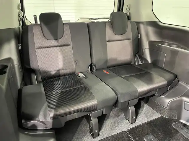 日産 セレナ ハイウェイスターVセレクションⅡ 愛知県 2018(平30)年 5.3万km ダイヤモンドブラック S-HYBRID/FF/エクストロニックCVT（インパネ）/純正 9型ナビ MM518D-L/（iPod/SD/FM/AM/TV/USB/Bluetooth/CD/DVD/Blu-ray/MUSIC STOCKER/HDMI/VTR/AUX）/11インチ 純正 後席フリップダウンモニター/インテリジェント アラウンドビューモニター（移動物検知機能付）/両側オートスライドドア/ドライブレコーダー 前後/ビルトイン ETC2.0/安全装備/・エマージェンシーブレーキ/〇セーフティパックA　/　・踏み間違い衝突防止アシスト　/　・標識検知機能（進入禁止、最高速度、一時停止）　/　・インテリジェントDA（ふらつき警報）　/　・フロント & バックソナー　/　・ヒーター付ドアミラー　/　・ステアリングスイッチ　/・LDW（車線逸脱警報）/・パーキングアシスト/・先行車発進お知らせ/装備/・クルーズコントロール/・オートエアコン/・後席オートエアコン/・オートライト/・LEDヘッドライト/・フロントフォグライト/・プッシュスタート/・インテリジェントキー/・純正16inAW/・保/取/ナビ取/・予備インテリキーx1