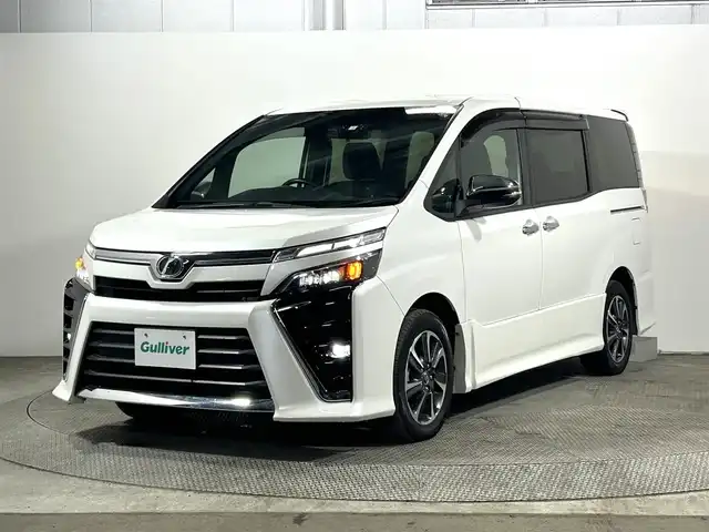 トヨタ ヴォクシー ZS 煌 大阪府 2018(平30)年 2.3万km ホワイトパールクリスタルシャイン 社外ナビ 衝突軽減 両側パワースライドドア クルコン ETC トヨタセーフティセンス リアオートエアコン オートライト 電格ミラー スマートキー プッシュスタート ドラレコ 盗難防止システム LED