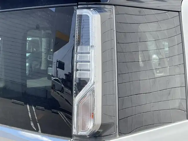 スズキ スペーシア カスタム HYBRID XS 山形県 2021(令3)年 3.9万km ピュアホワイトパール/ブラック2トーン 禁煙車/社外オーディオ/・AM/FM/CD/AUX/Bluetooth/アダプティブクルーズコントロール/アイドリングストップ/コーナーセンサー/車線逸脱警報/衝突被害軽減ブレーキ/横滑り防止装置/盗難防止装置/LEDヘッドライト/オートライト/フロントフォグランプ/両側パワースライドドア/ハーフレザーシート/シートヒーター（D/N席）/純正フロアマット/純正ドアバイザー/冬タイヤ積み込み/保証書/取扱説明書