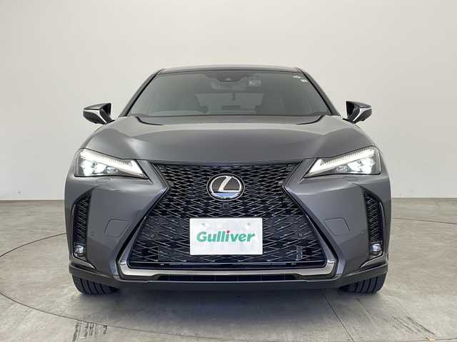 レクサス ＵＸ 250h Fスポーツ エモーショナルエクスプローラ 兵庫県 2022(令4)年 1万km ブルーイッシュシルバーM/ダークブルーM ・ワンオーナー車/・純正ナビ&TV&BT&AppleCarPlay&Andoroido Auto）/・レクサスセーフティシステム＋/・アダクティブクルーズコントロール/・レーンキープアシスト/・プリクラッシュセーフティ/・レーントレーシングアシスト/・レーンディパチャアラート/・オートマチックハイビーム/・全方位カメラ/・マークレビンソンサウンド/・ブラインドスポットモニター/・レザーシート/・前席シートヒーター/・前席エアーシート/・パワーシート/・ステアリングヒーター/・パドルシフト/・3眼LEDオートライト/・ドライブレコーダー/・ビルトインETC/・純正18インチアルミホイール/・純正フロアマット/・前後コーナーセンサー/・スペアキー