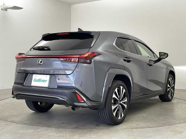 レクサス ＵＸ 250h Fスポーツ エモーショナルエクスプローラ 兵庫県 2022(令4)年 1万km ブルーイッシュシルバーM/ダークブルーM ・ワンオーナー車/・純正ナビ&TV&BT&AppleCarPlay&Andoroido Auto）/・レクサスセーフティシステム＋/・アダクティブクルーズコントロール/・レーンキープアシスト/・プリクラッシュセーフティ/・レーントレーシングアシスト/・レーンディパチャアラート/・オートマチックハイビーム/・全方位カメラ/・マークレビンソンサウンド/・ブラインドスポットモニター/・レザーシート/・前席シートヒーター/・前席エアーシート/・パワーシート/・ステアリングヒーター/・パドルシフト/・3眼LEDオートライト/・ドライブレコーダー/・ビルトインETC/・純正18インチアルミホイール/・純正フロアマット/・前後コーナーセンサー/・スペアキー