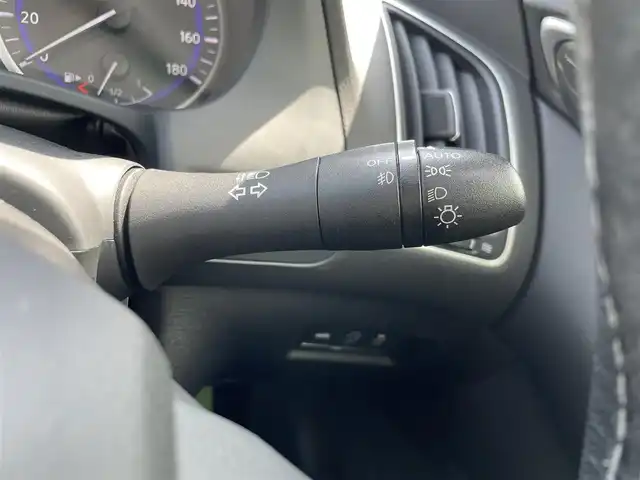日産 スカイライン 200GT－t 福岡県 2015(平27)年 6.3万km クリスタルホワイトパール パーキングアシスト/クルーズコントロール/全方位車外カメラ/純正AW/純正フロアマット/純正ナビ/Bluetooth/ipod.AUX接続/フルセグTV（AM.FM.CD）/ビルドインETC/パワーシート/ハーフレザー/ドライブモード切替/１２Vソケット3個/USB2個/LEDライト