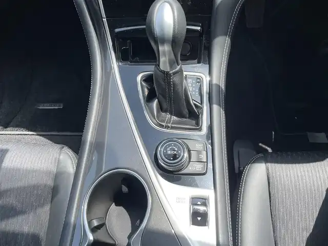 日産 スカイライン 200GT－t 福岡県 2015(平27)年 6.3万km クリスタルホワイトパール パーキングアシスト/クルーズコントロール/全方位車外カメラ/純正AW/純正フロアマット/純正ナビ/Bluetooth/ipod.AUX接続/フルセグTV（AM.FM.CD）/ビルドインETC/パワーシート/ハーフレザー/ドライブモード切替/１２Vソケット3個/USB2個/LEDライト
