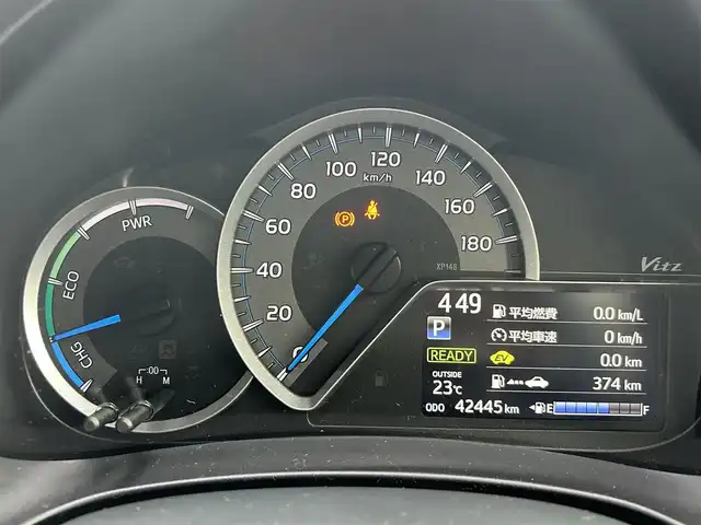 トヨタ ヴィッツ ハイブリッド F セーフティエディション 兵庫県 2018(平30)年 4.3万km ホワイトパールクリスタルシャイン 社外メモリナビ/バックカメラ/トヨタセーフティーセンス/先行者発進告知/前方ドライブレコーダー/ビルトインETC/プリクラッシュ/オートマティックハイビーム/LEDライト/フォグランプ/モデリスタホイール