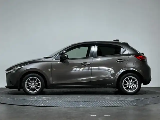 マツダ デミオ 15Sツーリング 愛媛県 2019(令1)年 4.2万km チタニウムフラッシュマイカ 純正メモリナビ/(AM/FM/CD/DVD/Bluetooth/フルセグ)/全周囲/バックカメラ/ヘッドアップディスプレイ/衝突被害軽減ブレーキ/ブラインドスポットモニター/レーンキープアシスト/オートマチックハイビーム/オートライト/アイドリングストップ/ウィンカーミラー/プッシュスタート/ETC