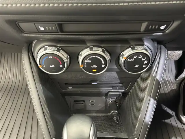 マツダ デミオ 15Sツーリング 愛媛県 2019(令1)年 4.2万km チタニウムフラッシュマイカ 純正メモリナビ/(AM/FM/CD/DVD/Bluetooth/フルセグ)/全周囲/バックカメラ/ヘッドアップディスプレイ/衝突被害軽減ブレーキ/ブラインドスポットモニター/レーンキープアシスト/オートマチックハイビーム/オートライト/アイドリングストップ/ウィンカーミラー/プッシュスタート/ETC