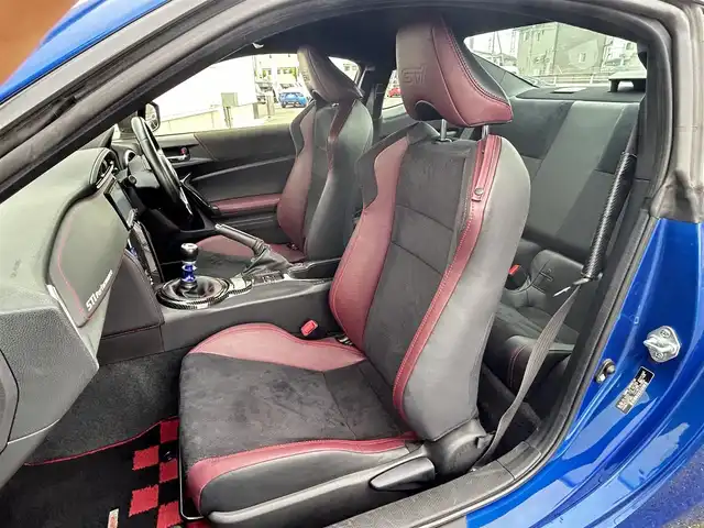 スバル ＢＲＺ STIスポーツ 群馬県 2020(令2)年 3.7万km WRブルーパール 6MT/純正メモリーナビ/(CD/DVD/BT/フルセグ)/バックカメラ/クルーズコントロール/D/N席シートヒーター/ブリッツ車高調/ロッソモデロマフラー/ブレンボキャリパー/ブレンボエアクリーナー/ステアリングスイッチ/ETC/純正フロアマット/純正18インチAW