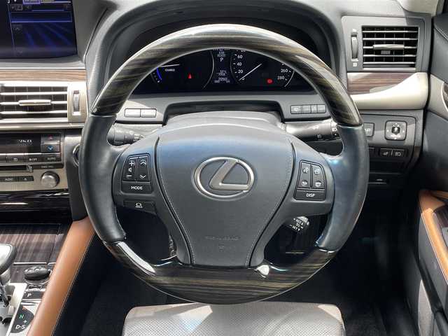 レクサス ＬＳ 600h バージョンC Iパック 茨城県 2013(平25)年 7.1万km スターライトブラックガラスフレーク 純正ナビ/パワーシート/シートメモリ/シートヒーター/エアシート/ステアリングヒーター/ブレーキホールド/電動リアゲート/オットマン/ETC/クルコン/前後コーナーセンサー/電動リアサンシェード/MTモード付AT/オートライト/オートハイビーム/Fフォグ/LEDライト/ヘッドライトウォッシャー