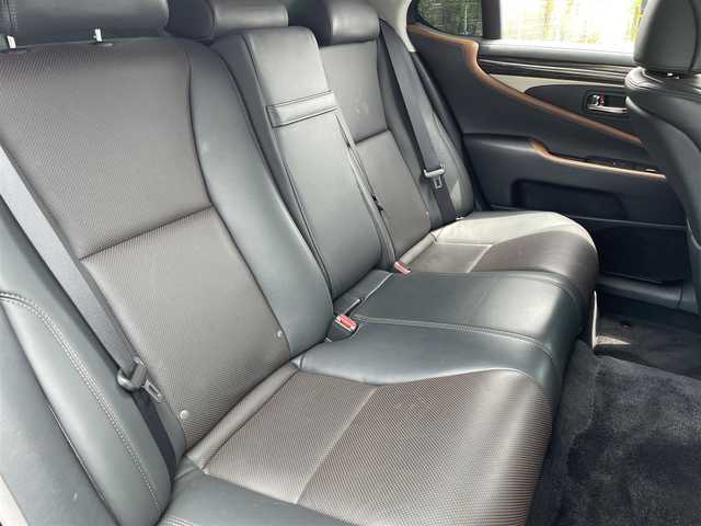 レクサス ＬＳ 600h バージョンC Iパック 茨城県 2013(平25)年 7.1万km スターライトブラックガラスフレーク 純正ナビ/パワーシート/シートメモリ/シートヒーター/エアシート/ステアリングヒーター/ブレーキホールド/電動リアゲート/オットマン/ETC/クルコン/前後コーナーセンサー/電動リアサンシェード/MTモード付AT/オートライト/オートハイビーム/Fフォグ/LEDライト/ヘッドライトウォッシャー