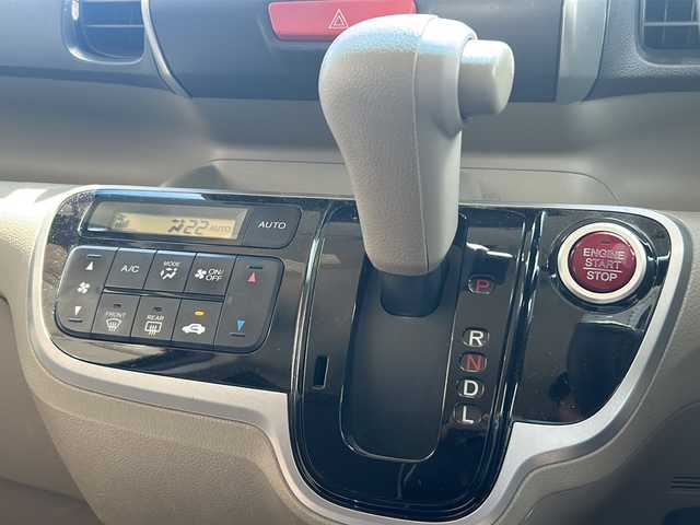 ホンダ Ｎ ＢＯＸ G Lパッケージ 静岡県 2012(平24)年 7.5万km クリスタルブラックパール 【主要装備】/純正ナビ　/両側パワースライドドア　/バックカメラ　/プッシュスタート　/スマートキー　/スペアキー有り　/横滑り防止機能　/バックカメラ　/純正フロアマット　/社外１３インチアルミホイール　/ワンセグテレビ　/ＵＳＢ