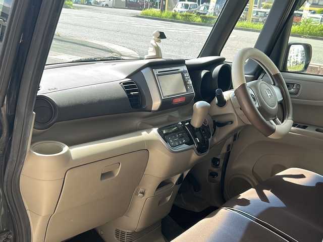 ホンダ Ｎ ＢＯＸ G Lパッケージ 静岡県 2012(平24)年 7.5万km クリスタルブラックパール 【主要装備】/純正ナビ　/両側パワースライドドア　/バックカメラ　/プッシュスタート　/スマートキー　/スペアキー有り　/横滑り防止機能　/バックカメラ　/純正フロアマット　/社外１３インチアルミホイール　/ワンセグテレビ　/ＵＳＢ
