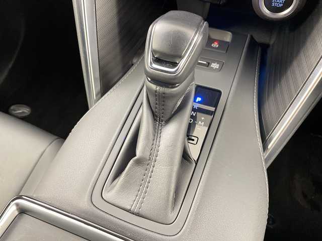 トヨタ ハリアー Z 道央・札幌 2021(令3)年 4.2万km ホワイトパールクリスタルシャイン ・４WD/寒冷地仕様/・トヨタセーフティセンス/・プリクラッシュセーフティ/・レーダークルーズコントロール/・ブラインドスポットモニター/・JBLサウンド/・純正１２.３インチディスプレイ/・ナビ.Bluetooth.フルセグ/・バックカメラ/TVキャンセラー/・パワーバックドア/・ハーフレザーシート/・LEDオートライト/オートハイビーム/・ミラーヒーター/・ビルトイン2.0ETC/・デジタルインナーミラー/・スマートキー/・スタッドレス積み込み