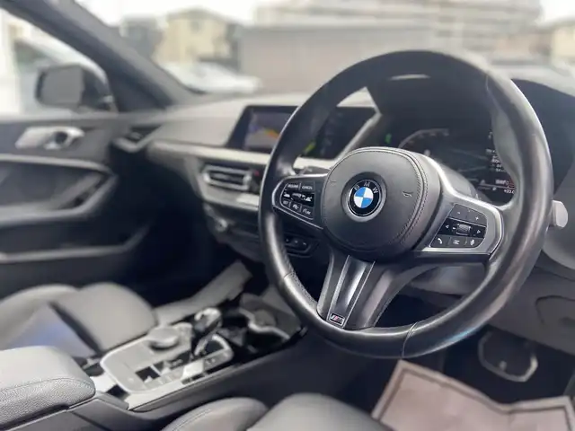 ＢＭＷ １１８ｄ Mスポーツ EDジョイ+ 栃木県 2021(令3)年 4.8万km サファイアブラックP iDriveナビパッケージ  /コンフォートパッケージ  /ACC  /レーン　/バックカメラ　/インテリジェントセーフティ　/純正ナビ　/D席パワーシート　/ハーフレザー　/電動リアゲート　/ETC  /LED  /純正18インチAW