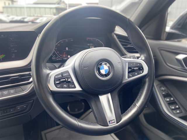 ＢＭＷ １１８ｄ Mスポーツ EDジョイ+ 宮城県 2021(令3)年 4.8万km サファイアブラックP iDriveナビパッケージ  /コンフォートパッケージ  /ACC  /レーン　/バックカメラ　/インテリジェントセーフティ　/純正ナビ　/D席パワーシート　/ハーフレザー　/電動リアゲート　/ETC  /LED  /純正18インチAW