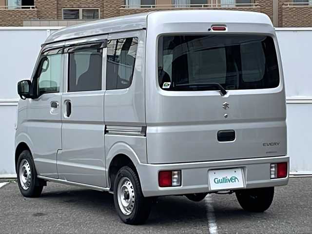 スズキ エブリイ PA 富山県 2023(令5)年 0.6万km シルキーシルバーメタリック 純正オーディオラジオ/ヘッドライトマニュアルレベライザー/横滑り防止装置/４ＷＤ切替スイッチ