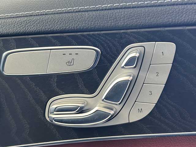 メルセデス・ベンツ Ｃ２００ アバンギャルド AMGライン 福島県 2016(平28)年 5万km パール 登録時走行距離：49744km/純正メーカーナビ/（フルセグTV/BT接続/AM/FM/CD/DVD）/PUSHスタート/ETC/パワーシート（D席/N席）/シートヒーター（D席/N席）/クルーズコントロール/パドルシフト/パワーバックドア/革巻きステアリング/アイドリングストップ/レーンキープ/コーナーセンサー/LEDヘッドライト/ウィンカーミラー/電格ミラー/純正フロアマット/スマートキー/スペアキー/ＩＳＯＦＩＸ