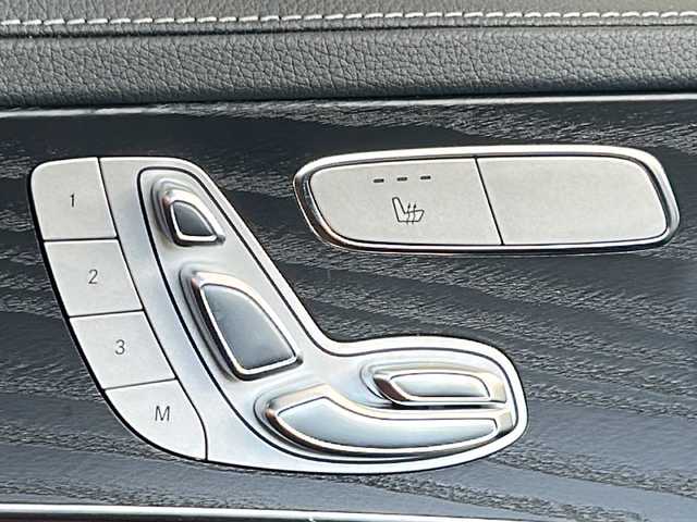メルセデス・ベンツ Ｃ２００ アバンギャルド AMGライン 福島県 2016(平28)年 5万km パール 登録時走行距離：49744km/純正メーカーナビ/（フルセグTV/BT接続/AM/FM/CD/DVD）/PUSHスタート/ETC/パワーシート（D席/N席）/シートヒーター（D席/N席）/クルーズコントロール/パドルシフト/パワーバックドア/革巻きステアリング/アイドリングストップ/レーンキープ/コーナーセンサー/LEDヘッドライト/ウィンカーミラー/電格ミラー/純正フロアマット/スマートキー/スペアキー/ＩＳＯＦＩＸ