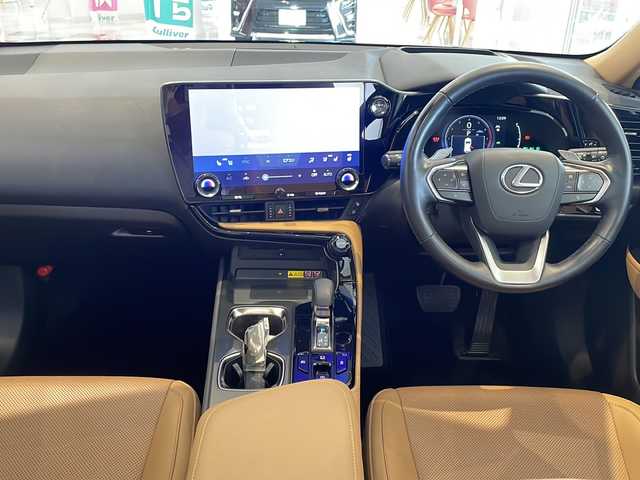 レクサス ＮＸ 350h バージョンL 福井県 2022(令4)年 2.7万km グラファイトブラックガラスフレーク ワンオーナー/純正１４インチナビ/フルセグ/BT/置くだけ充電/サンルーフ/パノラミックビューモニター/ブラインドスポットモニター(BSM)/アダプティブクルーズコントロール/ETC2.0/ルーフレール/シートヒーター/シートクーラー/茶革