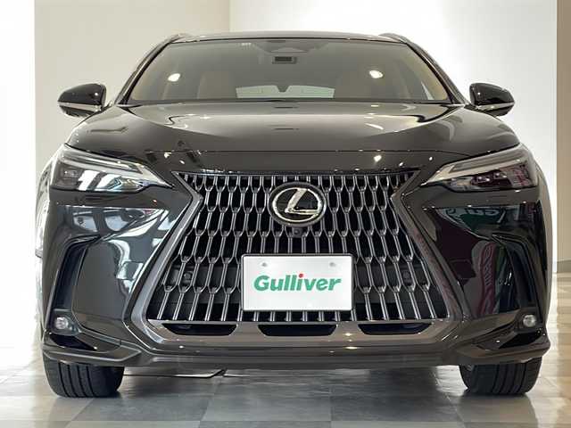 レクサス ＮＸ 350h バージョンL 福井県 2022(令4)年 2.7万km グラファイトブラックガラスフレーク ワンオーナー/純正１４インチナビ/フルセグ/BT/置くだけ充電/サンルーフ/パノラミックビューモニター/ブラインドスポットモニター(BSM)/アダプティブクルーズコントロール/ETC2.0/ルーフレール/シートヒーター/シートクーラー/茶革