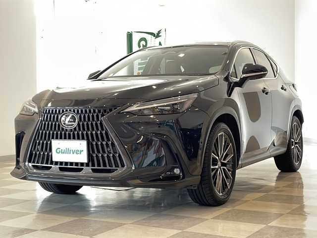レクサス ＮＸ 350h バージョンL 福井県 2022(令4)年 2.7万km グラファイトブラックガラスフレーク ワンオーナー/純正１４インチナビ/フルセグ/BT/置くだけ充電/サンルーフ/パノラミックビューモニター/ブラインドスポットモニター(BSM)/アダプティブクルーズコントロール/ETC2.0/ルーフレール/シートヒーター/シートクーラー/茶革