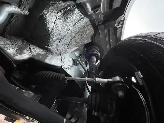 ダイハツ ミラ イース X SAⅢ 滋賀県 2023(令5)年 0.4万km スカイブルーメタリック 純正オーディオ【CK-W70D】/（AM/FM/CD/AUX）/前方ドライブレコーダー/踏み間違い防止アシスト/プリクラッシュブレーキアシスト/ヒルスタート（坂道発進）アシスト/前方衝突防止支援システム/TCS（トラクションコントロールシステム）/VDC（ビークルダイナミクスコントロール）/レーンキープアシスト/ABS（アンチロックブレーキシステム）/コーナー・バックセンサー（ソナー）/電動格納ミラー/アイドリングストップ/オートライト/オートハイビーム/LEDヘッドライト/マニュアルエアコン/リモコンキー/純正フロアマット