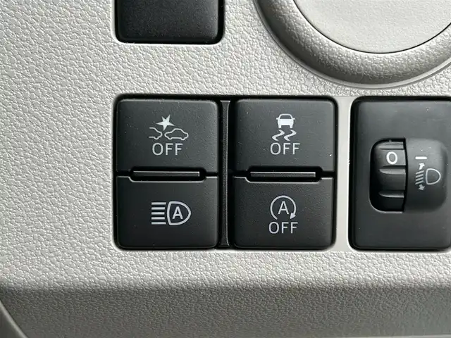 ダイハツ ミラ イース X SAⅢ 滋賀県 2023(令5)年 0.4万km スカイブルーメタリック 純正オーディオ【CK-W70D】/（AM/FM/CD/AUX）/前方ドライブレコーダー/踏み間違い防止アシスト/プリクラッシュブレーキアシスト/ヒルスタート（坂道発進）アシスト/前方衝突防止支援システム/TCS（トラクションコントロールシステム）/VDC（ビークルダイナミクスコントロール）/レーンキープアシスト/ABS（アンチロックブレーキシステム）/コーナー・バックセンサー（ソナー）/電動格納ミラー/アイドリングストップ/オートライト/オートハイビーム/LEDヘッドライト/マニュアルエアコン/リモコンキー/純正フロアマット