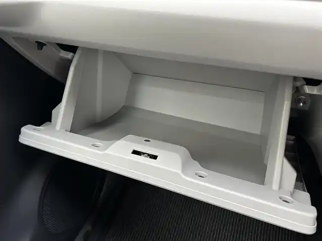 ダイハツ ミラ イース X SAⅢ 滋賀県 2023(令5)年 0.4万km スカイブルーメタリック 純正オーディオ【CK-W70D】/（AM/FM/CD/AUX）/前方ドライブレコーダー/踏み間違い防止アシスト/プリクラッシュブレーキアシスト/ヒルスタート（坂道発進）アシスト/前方衝突防止支援システム/TCS（トラクションコントロールシステム）/VDC（ビークルダイナミクスコントロール）/レーンキープアシスト/ABS（アンチロックブレーキシステム）/コーナー・バックセンサー（ソナー）/電動格納ミラー/アイドリングストップ/オートライト/オートハイビーム/LEDヘッドライト/マニュアルエアコン/リモコンキー/純正フロアマット