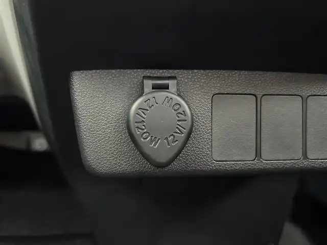 ダイハツ ミラ イース X SAⅢ 滋賀県 2023(令5)年 0.4万km スカイブルーメタリック 純正オーディオ【CK-W70D】/（AM/FM/CD/AUX）/前方ドライブレコーダー/踏み間違い防止アシスト/プリクラッシュブレーキアシスト/ヒルスタート（坂道発進）アシスト/前方衝突防止支援システム/TCS（トラクションコントロールシステム）/VDC（ビークルダイナミクスコントロール）/レーンキープアシスト/ABS（アンチロックブレーキシステム）/コーナー・バックセンサー（ソナー）/電動格納ミラー/アイドリングストップ/オートライト/オートハイビーム/LEDヘッドライト/マニュアルエアコン/リモコンキー/純正フロアマット