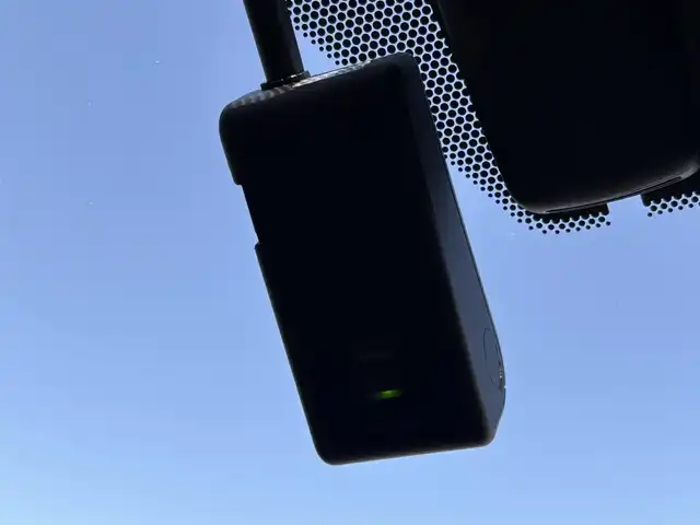 レクサス ＵＸ 250h Fスポーツ 大分県 2021(令3)年 4万km ホワイトノーヴァガラスフレーク ・純正10.3インチナビ/（BT/CD/DVD/フルセグ/USB/SD/Miracast）/・TRDエアロ/・ムーンルーフ/・赤レザーシート/・全方位カメラ/・三眼LEDヘッドライト/・ヘッドアップディスプレイ/・レーダークルーズコントロール/・ドライブレコーダー/・ETC2.0/・テレビキャンセラー/・パワーバックドア/・シートヒーター/・ベンチレーション/・プリクラッシュセーフティ/・クリアランスソナー/・ドライブモード/・ブレーキホールド/・BSM/・パドルシフト/・純正アルミホイール