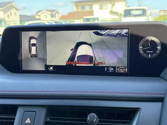 レクサス ＵＸ 250h Fスポーツ 大分県 2021(令3)年 4万km ホワイトノーヴァガラスフレーク ・純正10.3インチナビ/（BT/CD/DVD/フルセグ/USB/SD/Miracast）/・TRDエアロ/・ムーンルーフ/・赤レザーシート/・全方位カメラ/・三眼LEDヘッドライト/・ヘッドアップディスプレイ/・レーダークルーズコントロール/・ドライブレコーダー/・ETC2.0/・テレビキャンセラー/・パワーバックドア/・シートヒーター/・ベンチレーション/・プリクラッシュセーフティ/・クリアランスソナー/・ドライブモード/・ブレーキホールド/・BSM/・パドルシフト/・純正アルミホイール