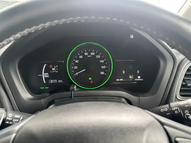 ホンダ ヴェゼル ハイブリッド Z ホンダセンシング 京都府 2017(平29)年 3.1万km クリスタルブラックパール ホンダセンシング/・アクティブクルーズコントロール/・車線維持支援システム/・衝突軽減ブレーキ/・路外逸脱抑制機能/・誤発進抑制機能/・先行車発進お知ら機能/ギャザーズ8インチメモリーナビ、地デジ、Bluetooth/バックカメラ/パドルシフト/運転席メモリーシート/前席パワーシート/HDMI端子、USB端子/純正ドライブレコーダー/ビルトインETC/LEDヘッドランプ/純正17インチアルミホイール