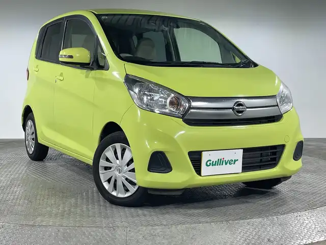 日産 デイズ X 神奈川県 2015(平27)年 2.2万km レモンライム 純正7型SDナビゲーション【MC315D-W】/フルセグ Bluetooth CD DVD SD iPod USB/アラウンドビューモニター/エマージェンシーブレーキ/横滑り抑制機能/プッシュスタート/ステアリングスイッチ/純正フロアマット/アイドリングストップ/ヘッドライトレベライザー/電動格納ミラー/スマートキー/スペアキー