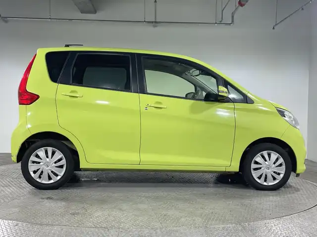日産 デイズ X 神奈川県 2015(平27)年 2.2万km レモンライム 純正7型SDナビゲーション【MC315D-W】/フルセグ Bluetooth CD DVD SD iPod USB/アラウンドビューモニター/エマージェンシーブレーキ/横滑り抑制機能/プッシュスタート/ステアリングスイッチ/純正フロアマット/アイドリングストップ/ヘッドライトレベライザー/電動格納ミラー/スマートキー/スペアキー