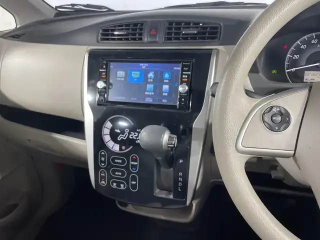 日産 デイズ X 神奈川県 2015(平27)年 2.2万km レモンライム 純正7型SDナビゲーション【MC315D-W】/フルセグ Bluetooth CD DVD SD iPod USB/アラウンドビューモニター/エマージェンシーブレーキ/横滑り抑制機能/プッシュスタート/ステアリングスイッチ/純正フロアマット/アイドリングストップ/ヘッドライトレベライザー/電動格納ミラー/スマートキー/スペアキー