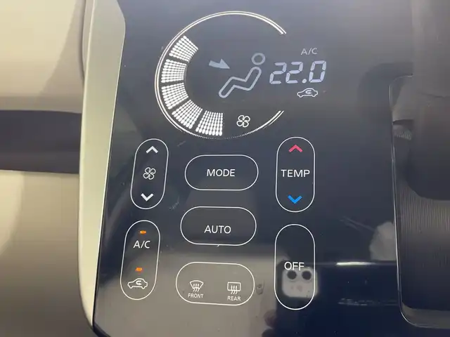 日産 デイズ X 神奈川県 2015(平27)年 2.2万km レモンライム 純正7型SDナビゲーション【MC315D-W】/フルセグ Bluetooth CD DVD SD iPod USB/アラウンドビューモニター/エマージェンシーブレーキ/横滑り抑制機能/プッシュスタート/ステアリングスイッチ/純正フロアマット/アイドリングストップ/ヘッドライトレベライザー/電動格納ミラー/スマートキー/スペアキー