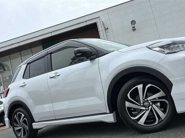 トヨタ ライズ Z 佐賀県 2025(令7)年 0.1千km ブラックマイカメタリック/シャイニングホワイトパール 純正ディスプレイオーディオ/Bluetooth/USB/Apple Car Play/Android Auto/フルセグTV/アラウンドビューモニター/ワンオーナー/トヨタセーフティセンス/・追従機能付きクルーズコントロール/・プリクラッシュセーフティ/・レーンキープアシスト/・オートマチックハイビーム/LEDオートライト/オートエアコン/前席シートヒーター/ETC/保証書/取扱説明書/点検記録簿/スペアキー