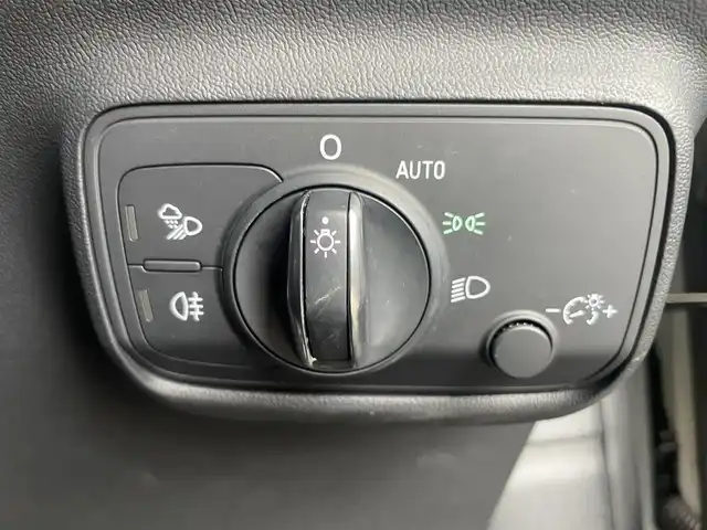 アウディ ＴＴクーペ 40TFSI 静岡県 2019(令1)年 3.7万km グレイシアホワイトメタリック 後期モデル/コンフォート・パッケージ/MMIナビ/CarPlay対応/バーチャル・コックピット/リヤビュー・カメラ/サイドアシスト/フロント・リヤPDC/シートヒーター/電動シート/ホールドアシスト