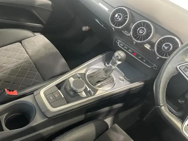 アウディ ＴＴクーペ 40TFSI 静岡県 2019(令1)年 3.7万km グレイシアホワイトメタリック 後期モデル/コンフォート・パッケージ/MMIナビ/CarPlay対応/バーチャル・コックピット/リヤビュー・カメラ/サイドアシスト/フロント・リヤPDC/シートヒーター/電動シート/ホールドアシスト