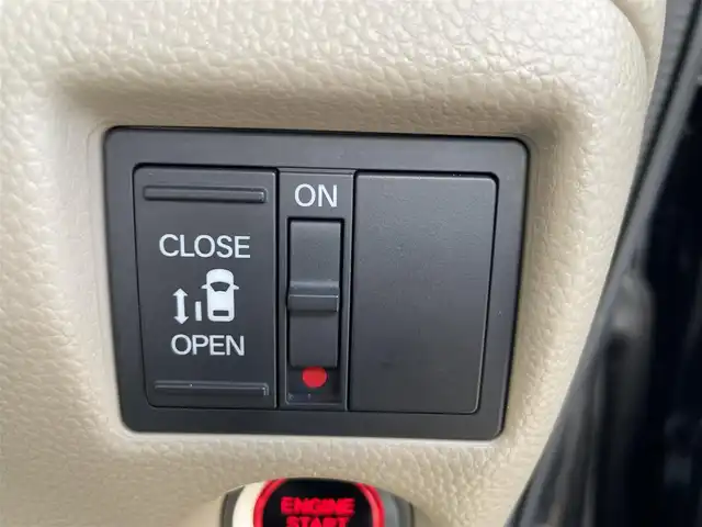 ホンダ Ｎ ＢＯＸ G L ホンダセンシング 熊本県 2020(令2)年 5.4万km クリスタルブラックパール 社外ナビ/・AM/FM/CD/DVD/BT/SD/バックカメラ/ホンダセンシング/・衝突軽減ブレーキ/・レーンキープアシスト/・レーダークルーズコントロール/・先行車発進お知らせ/・標識認識機能/左側電動スライド/ETC/LEDヘッドライト/オートライト/前席シートヒーター/後席ロールサンシェード/社外フロアマット/電動格納ミラー/ウインカーミラー/プッシュスタート