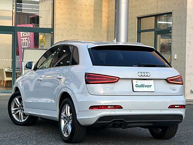 アウディ Ｑ３ 2．0 TFSI クワトロ 170PS Sライン 愛知県 2014(平26)年 7.5万km パール 禁煙車/純正ナビ/　AM/FM/BT/DVD/ワンセグTV/S lineパッケージ/前後クリアランスソナー/ビルトインETC/バックカメラ/ルーフレール/パドルシフト/HIDヘッドライト/フォグランプ/オートライト/革巻きステアリング/ステアリングスイッチ/純正フロアマット/電子パーキング/プッシュスタート/電子パーキング/取説/保証書/W＋サイドエアバッグ