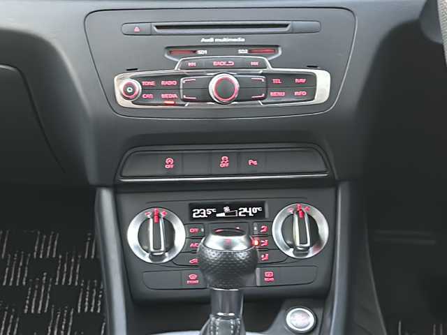 アウディ Ｑ３ 2．0 TFSI クワトロ 170PS Sライン 愛知県 2014(平26)年 7.5万km パール 禁煙車/純正ナビ/　AM/FM/BT/DVD/ワンセグTV/S lineパッケージ/前後クリアランスソナー/ビルトインETC/バックカメラ/ルーフレール/パドルシフト/HIDヘッドライト/フォグランプ/オートライト/革巻きステアリング/ステアリングスイッチ/純正フロアマット/電子パーキング/プッシュスタート/電子パーキング/取説/保証書/W＋サイドエアバッグ