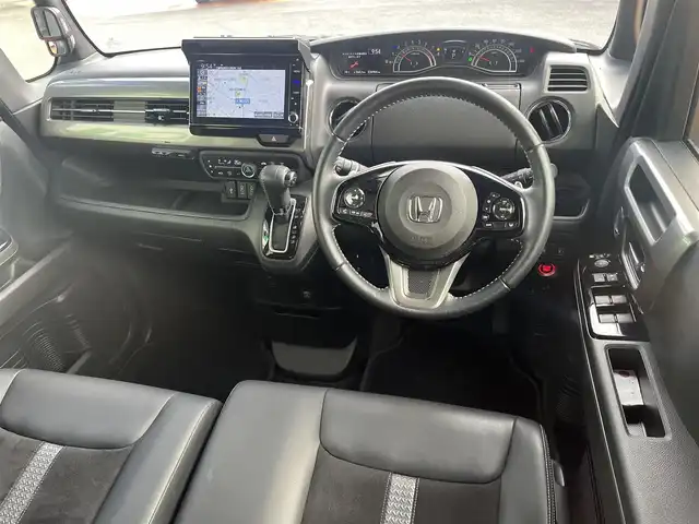ホンダ Ｎ ＢＯＸ カスタム L ターボ スタイル+ブラック 三重県 2022(令4)年 3.7万km クリスタルブラックパール ターボ/7CVT/ホンダセンシング/パーキングセンサーシステム/レーダークルーズ/純正9インチナビゲーション/地デジTV/DVD/CD/Bluetooth/バックカメラ/両側パワースライドドア/LEDヘッドランプ/ブラック加飾付きバンパー/ブラックアルミホイール/メタルスモーク偏光塗装インパネ加飾/メタルスモーク加飾付き革巻きステアリング/シートヒーター（運転席・助手席）/スマートキー/前後ドラレコ/ETC