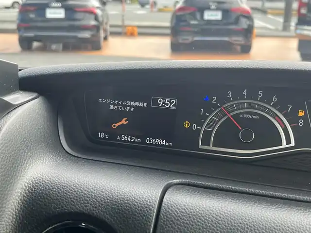 ホンダ Ｎ ＢＯＸ カスタム L ターボ スタイル+ブラック 三重県 2022(令4)年 3.7万km クリスタルブラックパール ターボ/7CVT/ホンダセンシング/パーキングセンサーシステム/レーダークルーズ/純正9インチナビゲーション/地デジTV/DVD/CD/Bluetooth/バックカメラ/両側パワースライドドア/LEDヘッドランプ/ブラック加飾付きバンパー/ブラックアルミホイール/メタルスモーク偏光塗装インパネ加飾/メタルスモーク加飾付き革巻きステアリング/シートヒーター（運転席・助手席）/スマートキー/前後ドラレコ/ETC