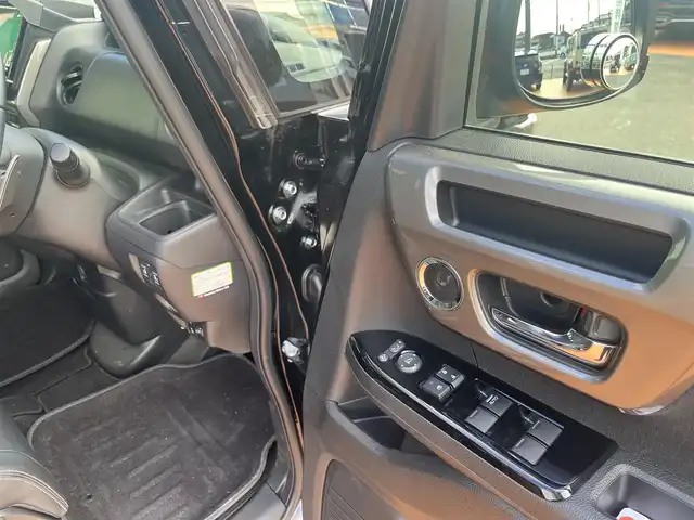 ホンダ Ｎ ＢＯＸ カスタム L ターボ スタイル+ブラック 三重県 2022(令4)年 3.7万km クリスタルブラックパール ターボ/7CVT/ホンダセンシング/パーキングセンサーシステム/レーダークルーズ/純正9インチナビゲーション/地デジTV/DVD/CD/Bluetooth/バックカメラ/両側パワースライドドア/LEDヘッドランプ/ブラック加飾付きバンパー/ブラックアルミホイール/メタルスモーク偏光塗装インパネ加飾/メタルスモーク加飾付き革巻きステアリング/シートヒーター（運転席・助手席）/スマートキー/前後ドラレコ/ETC