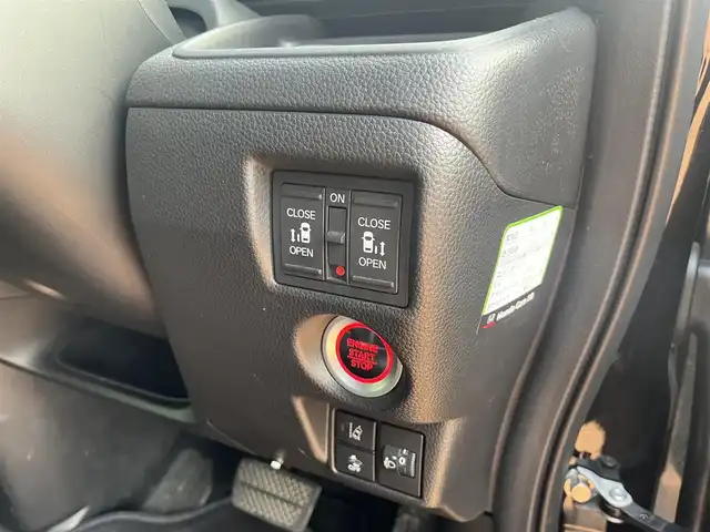 ホンダ Ｎ ＢＯＸ カスタム L ターボ スタイル+ブラック 三重県 2022(令4)年 3.7万km クリスタルブラックパール ターボ/7CVT/ホンダセンシング/パーキングセンサーシステム/レーダークルーズ/純正9インチナビゲーション/地デジTV/DVD/CD/Bluetooth/バックカメラ/両側パワースライドドア/LEDヘッドランプ/ブラック加飾付きバンパー/ブラックアルミホイール/メタルスモーク偏光塗装インパネ加飾/メタルスモーク加飾付き革巻きステアリング/シートヒーター（運転席・助手席）/スマートキー/前後ドラレコ/ETC