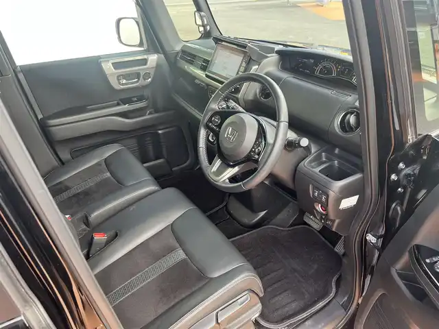 ホンダ Ｎ ＢＯＸ カスタム L ターボ スタイル+ブラック 三重県 2022(令4)年 3.7万km クリスタルブラックパール ターボ/7CVT/ホンダセンシング/パーキングセンサーシステム/レーダークルーズ/純正9インチナビゲーション/地デジTV/DVD/CD/Bluetooth/バックカメラ/両側パワースライドドア/LEDヘッドランプ/ブラック加飾付きバンパー/ブラックアルミホイール/メタルスモーク偏光塗装インパネ加飾/メタルスモーク加飾付き革巻きステアリング/シートヒーター（運転席・助手席）/スマートキー/前後ドラレコ/ETC