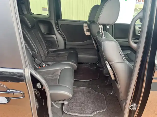 ホンダ Ｎ ＢＯＸ カスタム L ターボ スタイル+ブラック 三重県 2022(令4)年 3.7万km クリスタルブラックパール ターボ/7CVT/ホンダセンシング/パーキングセンサーシステム/レーダークルーズ/純正9インチナビゲーション/地デジTV/DVD/CD/Bluetooth/バックカメラ/両側パワースライドドア/LEDヘッドランプ/ブラック加飾付きバンパー/ブラックアルミホイール/メタルスモーク偏光塗装インパネ加飾/メタルスモーク加飾付き革巻きステアリング/シートヒーター（運転席・助手席）/スマートキー/前後ドラレコ/ETC