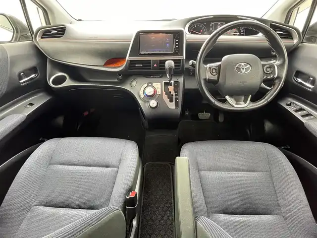 トヨタ シエンタ G 福井県 2017(平29)年 8.4万km ホワイトパールクリスタルシャイン 社外ＳＤナビ　型式：ＣＮ－ＲＥ０３ＷＤ/（Ｉｐｏｄ／ＴＶ／ＣＤ／ＤＶＤ／ＢＴ／ＦＭ／ＡＭ）/両側パワースライドドア/純正ビルトインＥＴＣ/７人乗り仕様/純正ＬＥＤヘッドライト/トヨタセーフティセンス