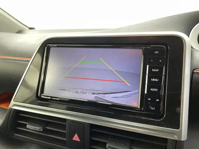 トヨタ シエンタ G 福井県 2017(平29)年 8.4万km ホワイトパールクリスタルシャイン 社外ＳＤナビ　型式：ＣＮ－ＲＥ０３ＷＤ/（Ｉｐｏｄ／ＴＶ／ＣＤ／ＤＶＤ／ＢＴ／ＦＭ／ＡＭ）/両側パワースライドドア/純正ビルトインＥＴＣ/７人乗り仕様/純正ＬＥＤヘッドライト/トヨタセーフティセンス